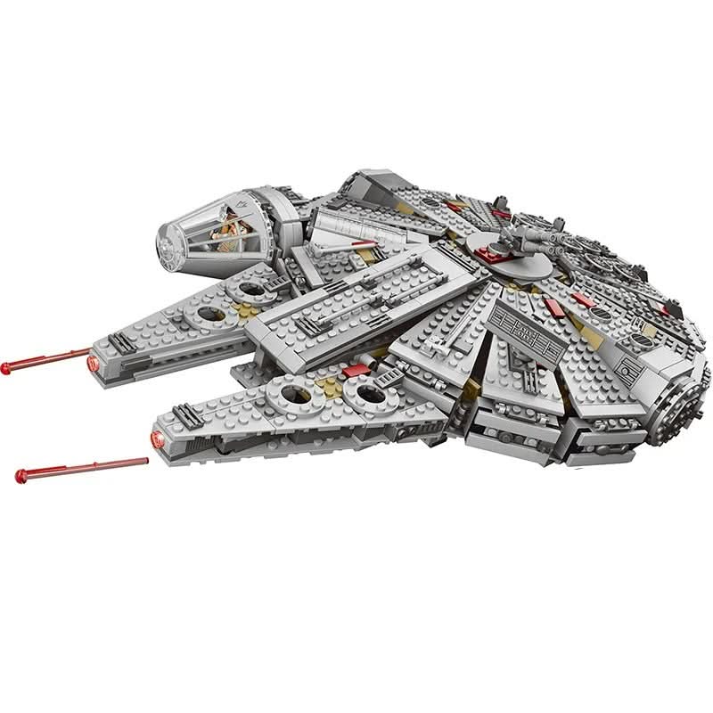 Rymdskepp Byggklossar – Millennium Falcon 75105 Byggset - Varuhuset24