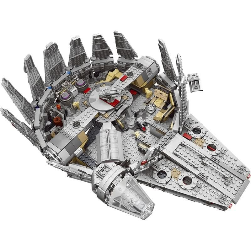 Rymdskepp Byggklossar – Millennium Falcon 75105 Byggset - Varuhuset24