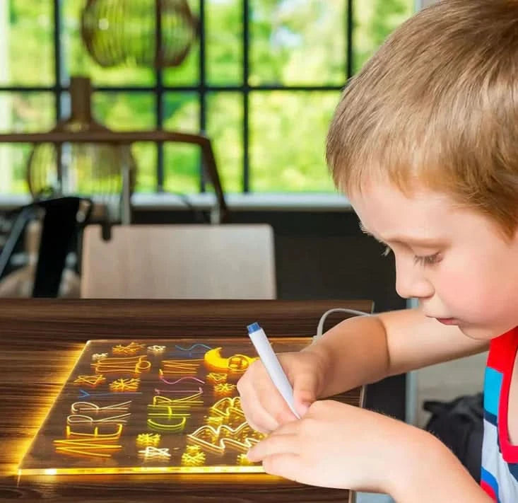 LumiBoard™ – Magisk LED-tegnebrett for barn | Creative Light Board og gjenbrukbar tegneblokk