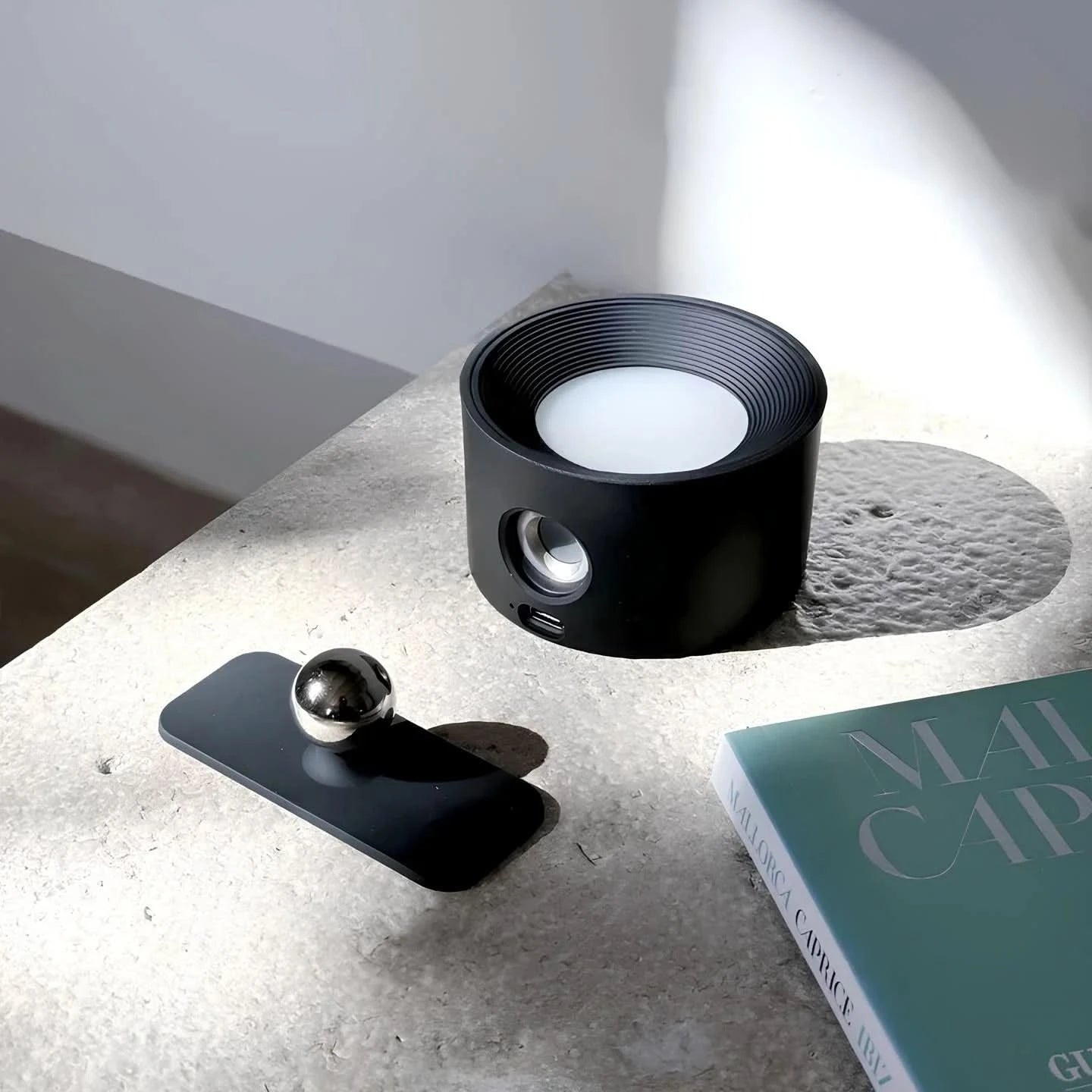 Trådløs LED-vegglampe – 360° roterbar og dimbar lyskilde 